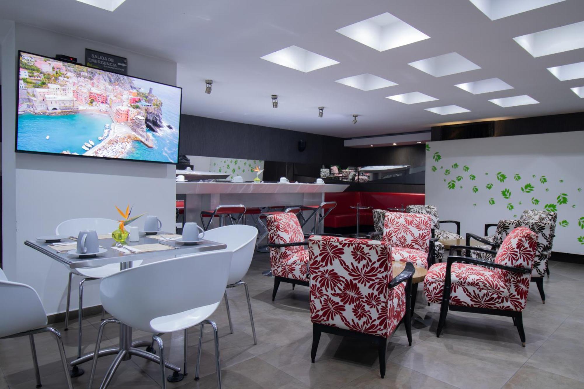 San Simon Hotel Pereira By Soratama エクステリア 写真 The lounge at the airport